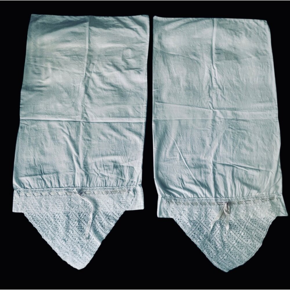 White Pillowcases Crocheted Lace Trim & Delicate Ribbon Detail Vintage